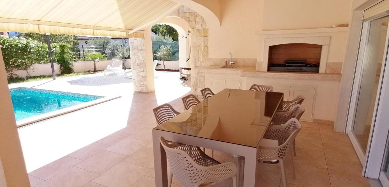 Villa Martina Pinezici  Bagian luar foto
