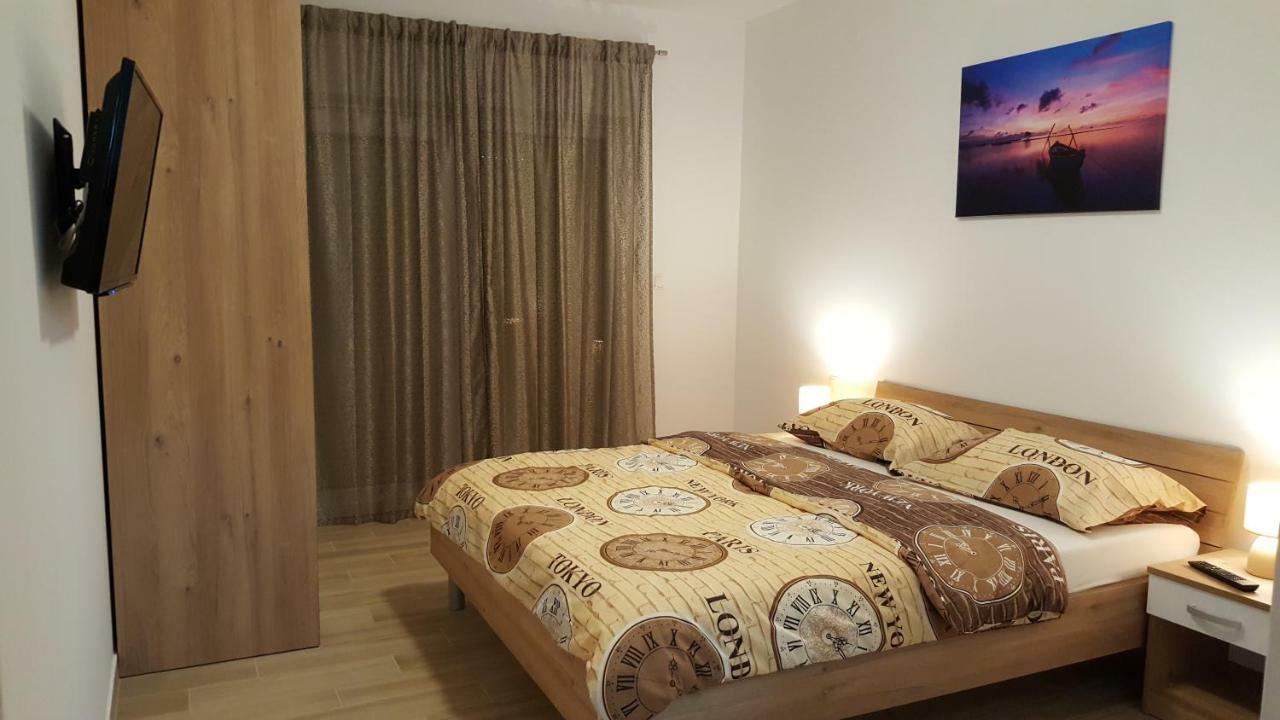 Villa Martina Pinezici  Bagian luar foto